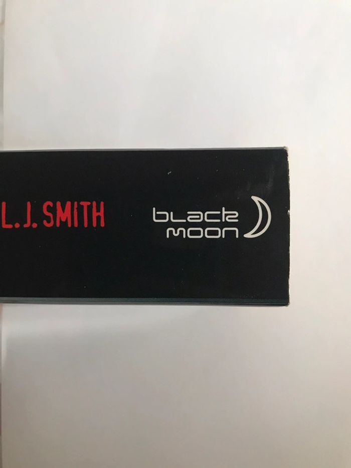 Livre « Journal d’un vampire » de L. J. Smith - photo numéro 2