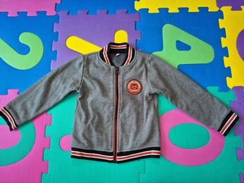 Veste/gilet neuf Carrefour 24m