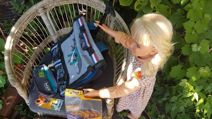 Cartable trolley Handcrafted  dino + trousse Handcrafted + ciseaux dino + Big Pack Bic - photo numéro 2