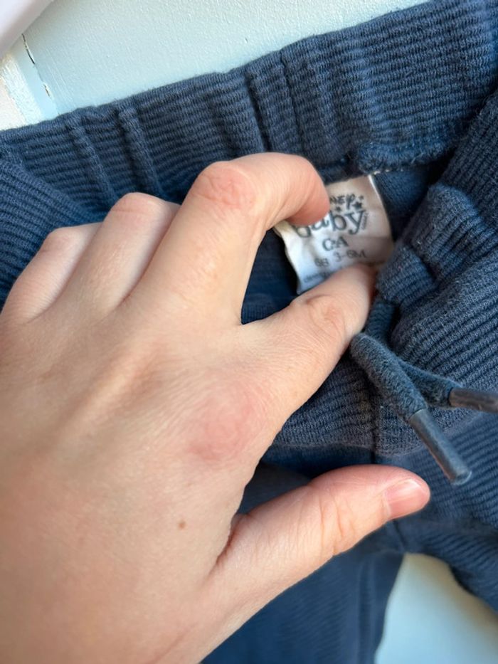 Pantalon bleu Disney baby c&a 3-6 mois - photo numéro 2