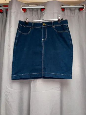 Mini jupe en jean, jupe courte, jupe en jean, jupe en jeans