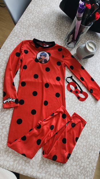 Costume