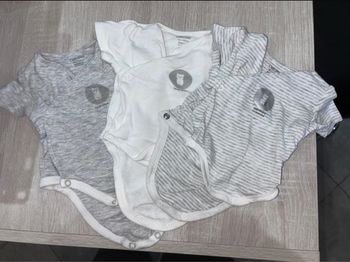 Lot de 3 bodies 1 mois