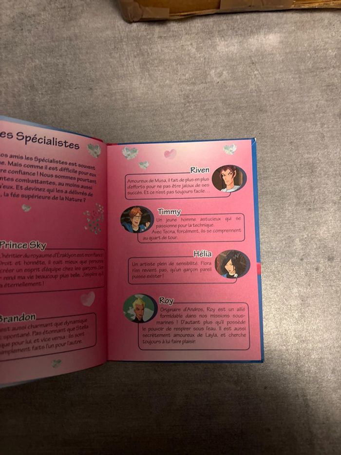 Livre la bibliothèque rose, Winx, Club, la bataille. Finale - photo numéro 2