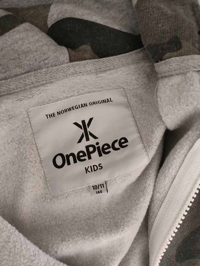 Surpyjama One piece  10/11 ans - photo numéro 2