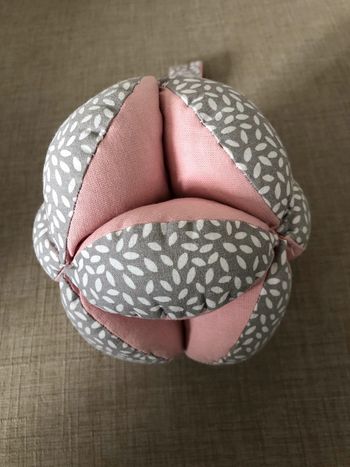 Balle tissu de préhension montessori