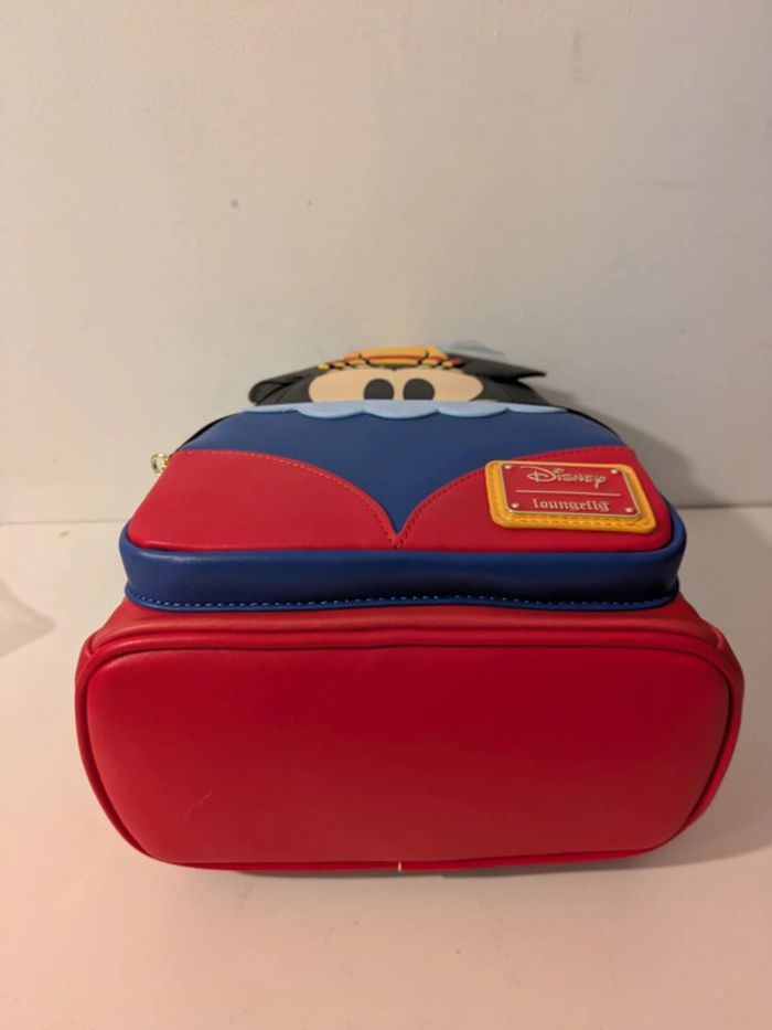 Sac à dos Loungefly Minnie "Brave Little Tailor" - photo numéro 5