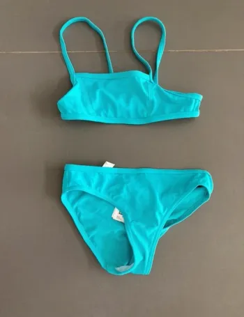 Maillot de bain 7-8 ans décathlon en très bon état
