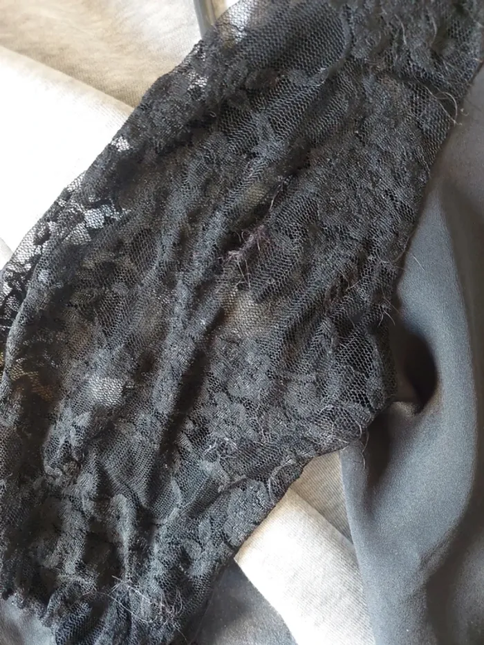 Blouse dentelle noire - photo numéro 5
