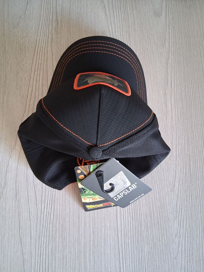 Capslab Casquette dragon ball z  authentique hologramme 3D - photo numéro 6