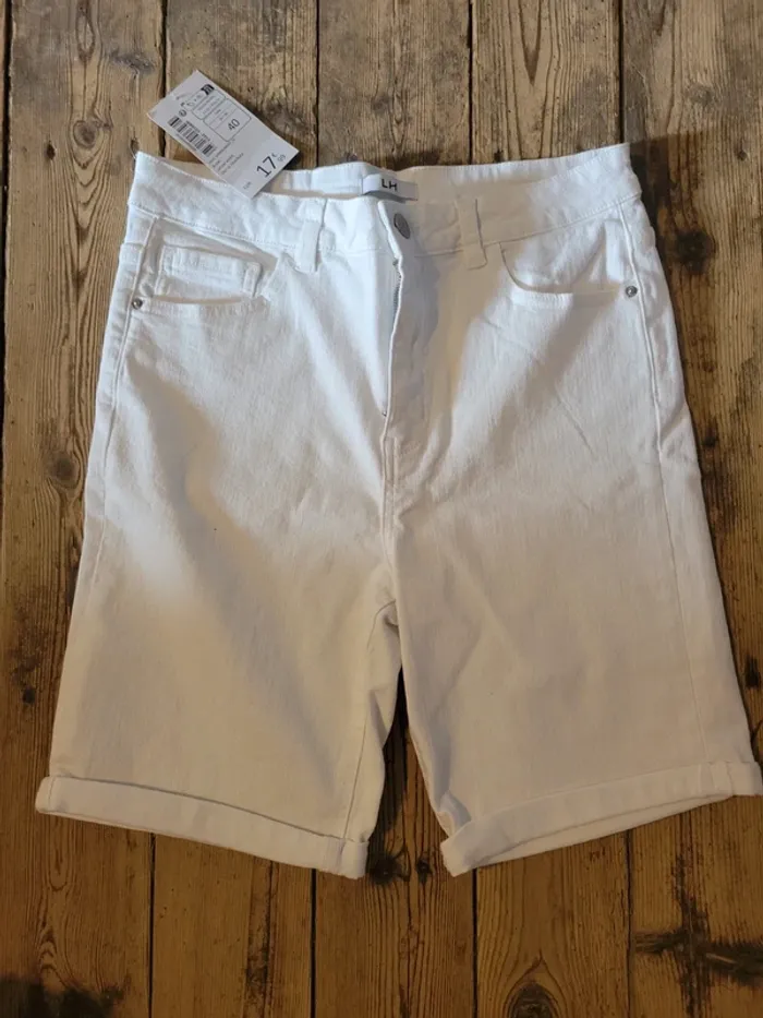 Short blanc neuf