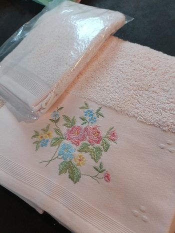 Serviette gants rose becquet