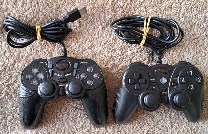 🎮 Lot de 2 manettes USB Free