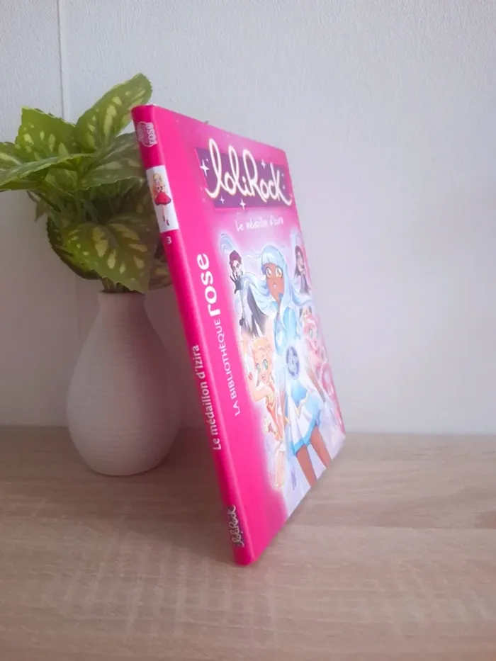 Livre Lolirock / Tome 3 : Le médaillon d'Izira - photo numéro 3