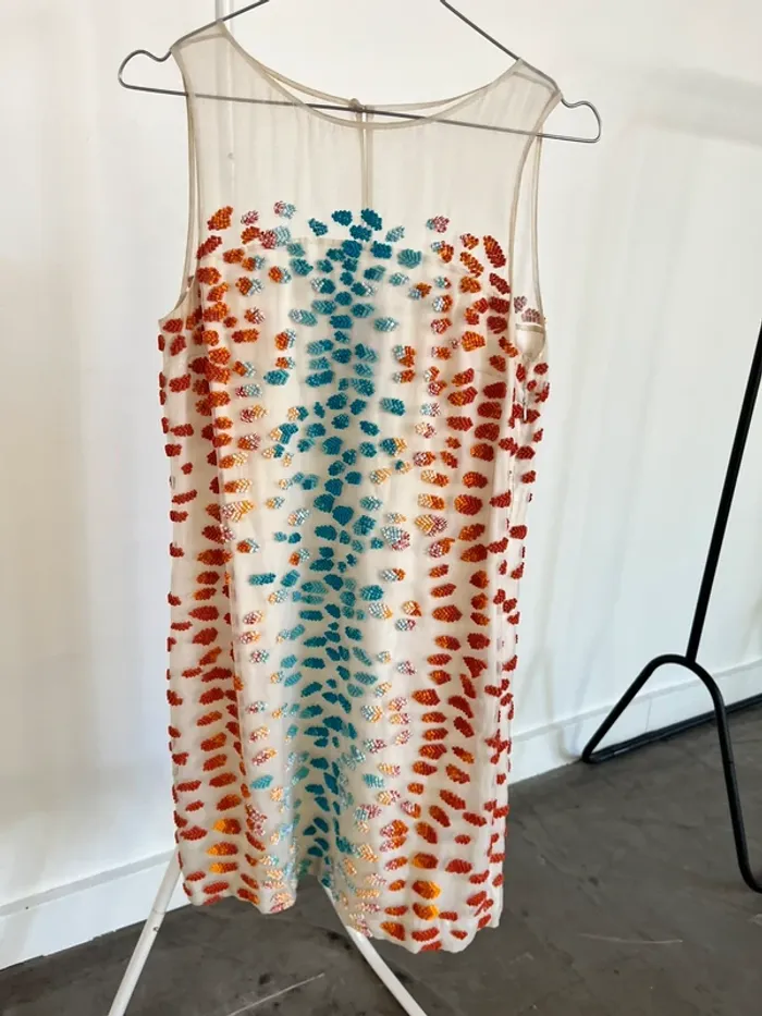 Robe chic à sequins Issa London