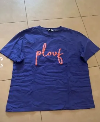 T-shirt violet taille L galleries Lafayette