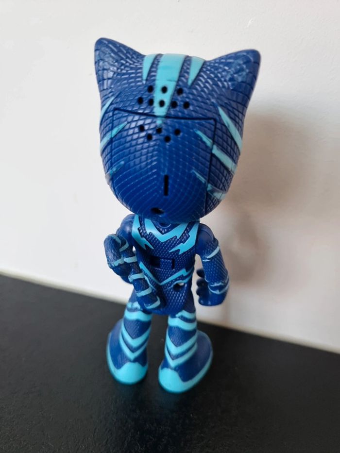 Lot de véhicules et personnages Pyjamasks - photo numéro 3