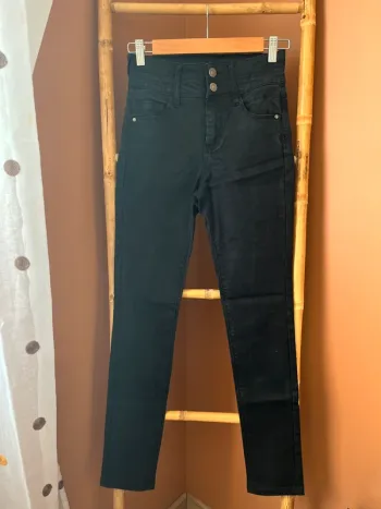 Jean droit noir taille haute Grain de Malice