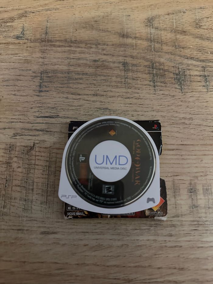 Psp god of war édition limitée US - photo numéro 3
