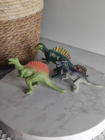 Lot dinosaures spinosaurus