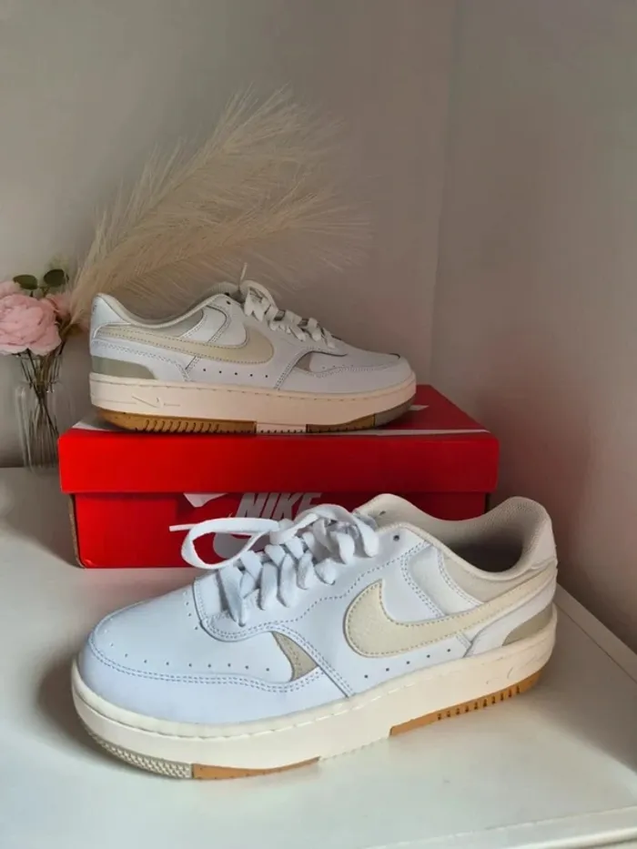 Nike Gamma Force Taille 40.5 EUR  blanc et beige sneaker basket NEUVE avec boite - photo numéro 4