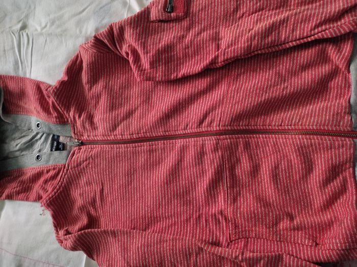 Sweat à capuche 3 (12 ans) et 1 (10 ans) Kiabi et Puma - photo numéro 2