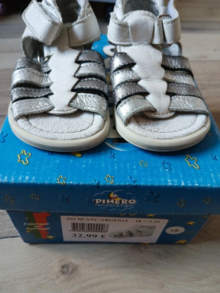 Sandales taille 18 - photo numéro 2