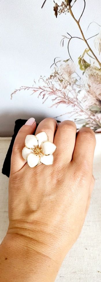 Bague fleur émaillée ajustable