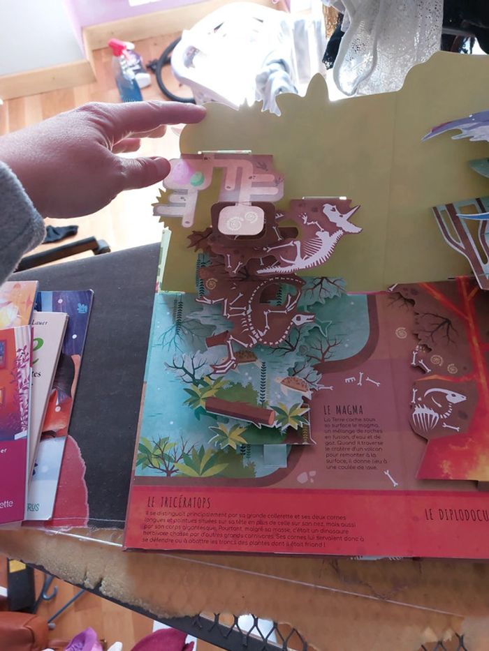 Livre pop-up Dinosaures et animaux préhistoriques - photo numéro 6