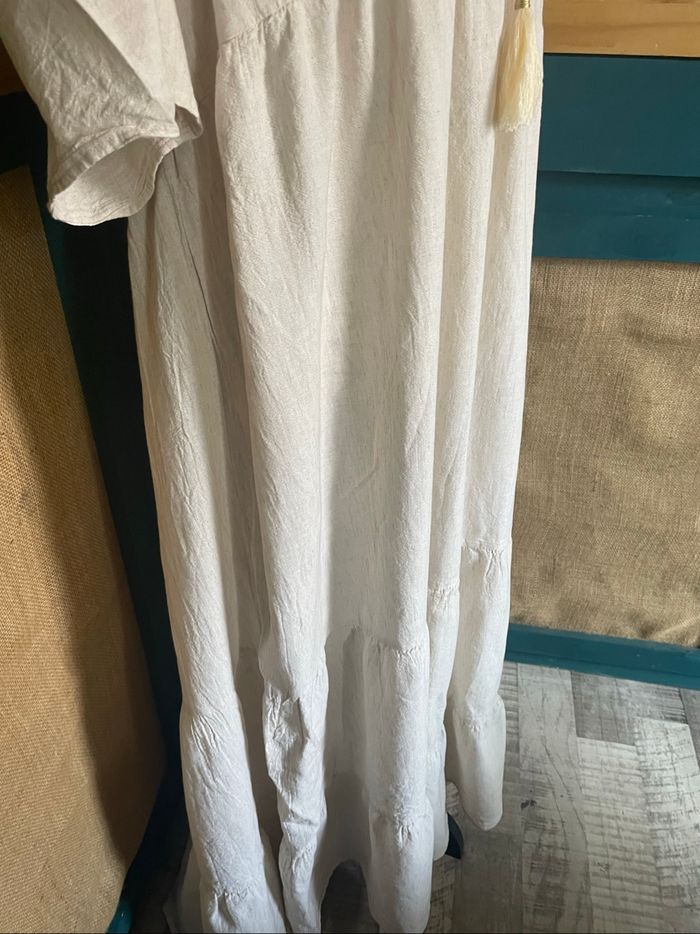 Longue robe neuve - photo numéro 2