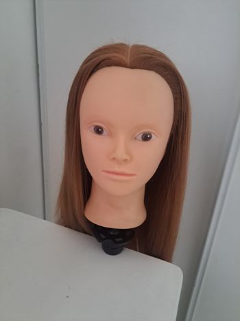 Tête à coiffer avec accessoires