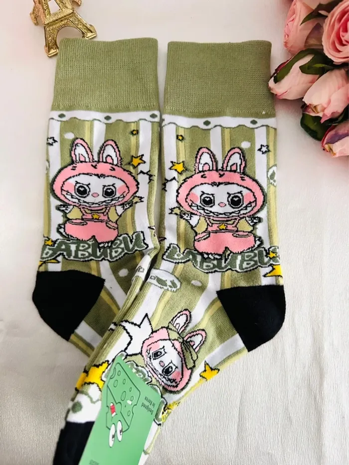 Chaussettes Labubu x Olive Cake – Personnage à capuche rose – Édition coréenne exclusive - photo numéro 2