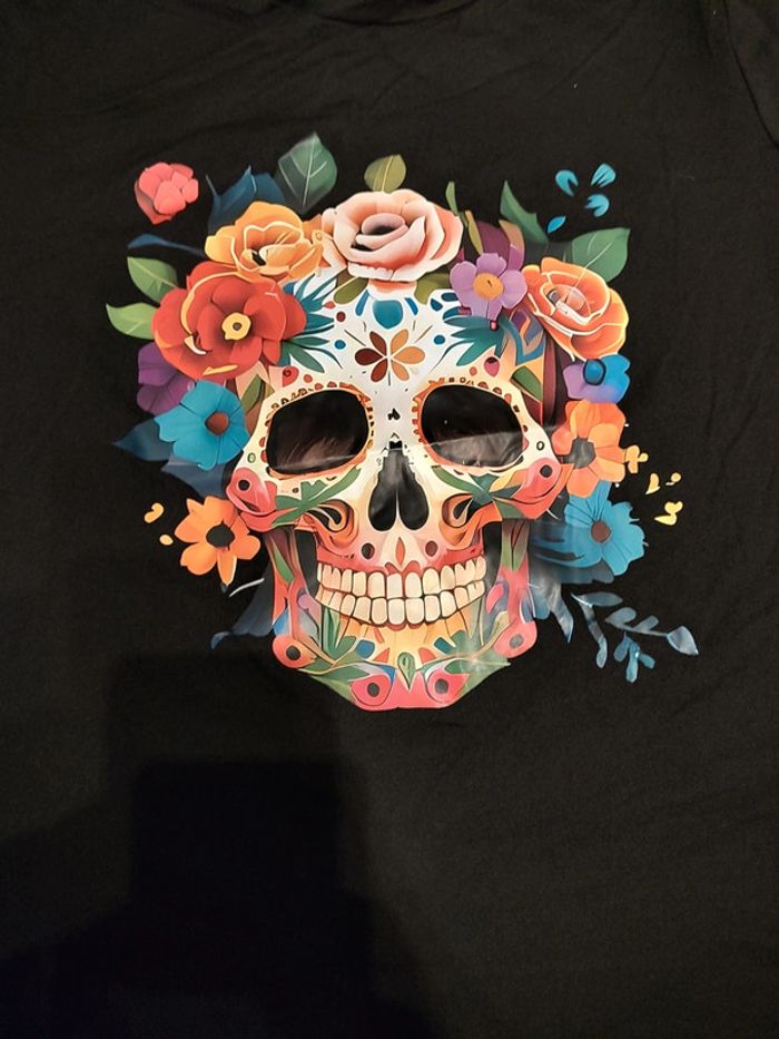 T-shirt tête de mort couleur T.M Neuf - photo numéro 2