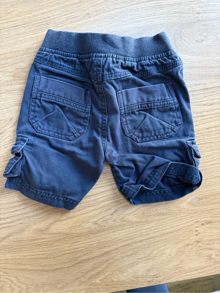 Short bleu marine YCC 3 ans 36 mois garçon enfant très bon état - photo numéro 2