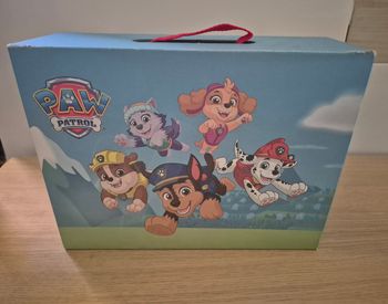 Valise de jeux Pat Patrouille + personnages en bois