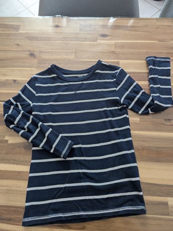 T shirt manches longues H&M rayures bleu marine et blanc 6-8 ans