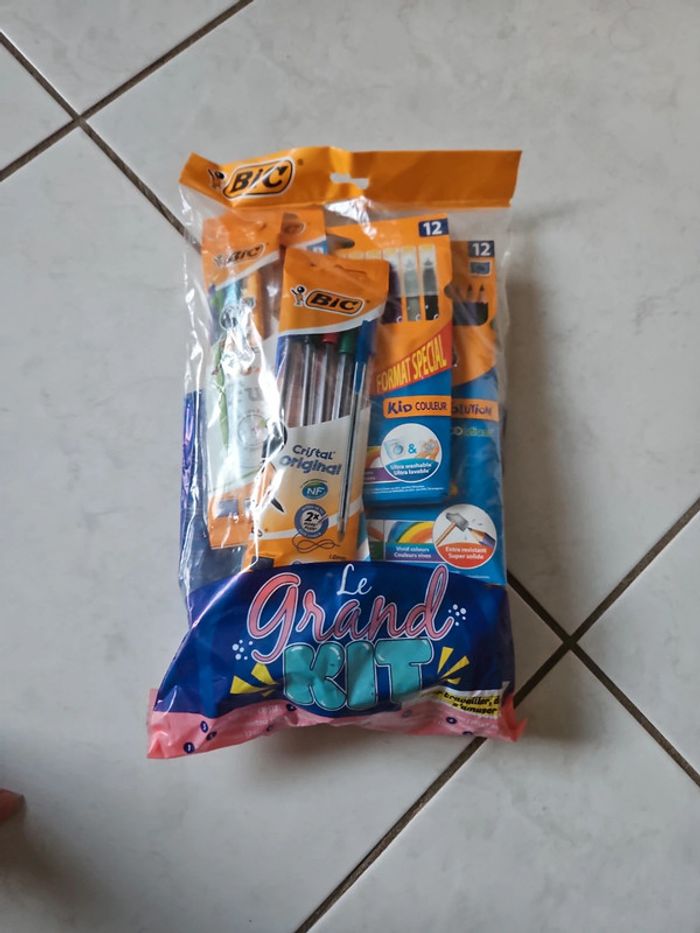 Le Grand Kit d'écriture Bic Neuf u21 - photo numéro 2