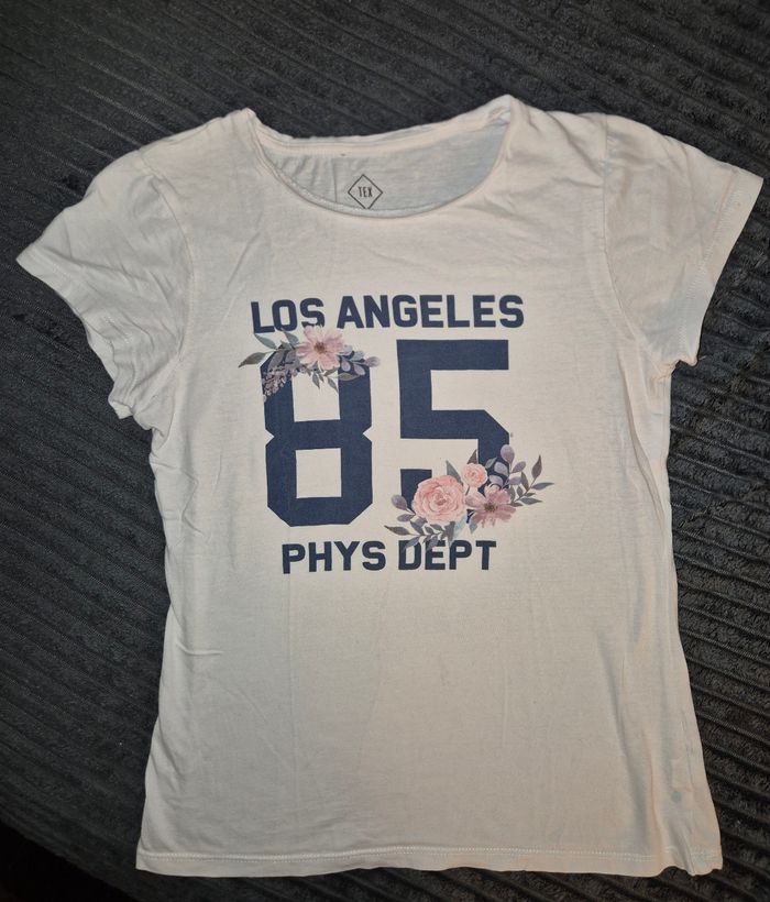 Tee-shirt fleuri - photo numéro 2