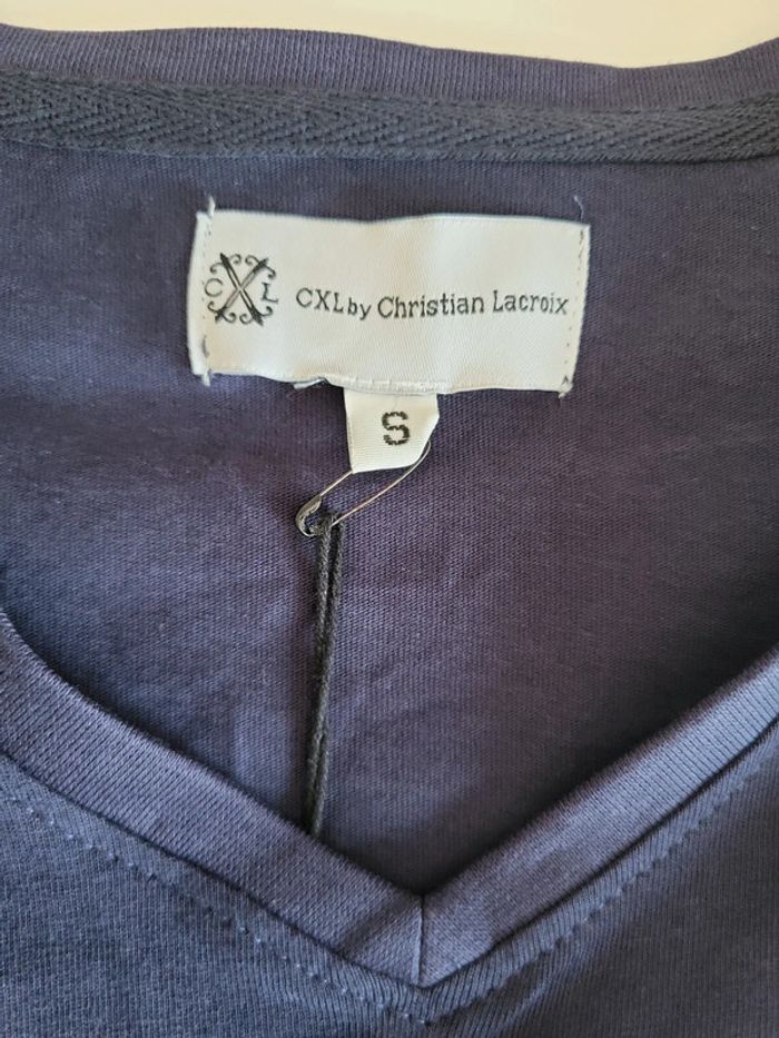 T shirt marine col V neuf taille S Christian Lacroix CXL - photo numéro 2