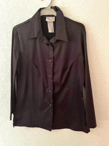 Chemise noire satinée