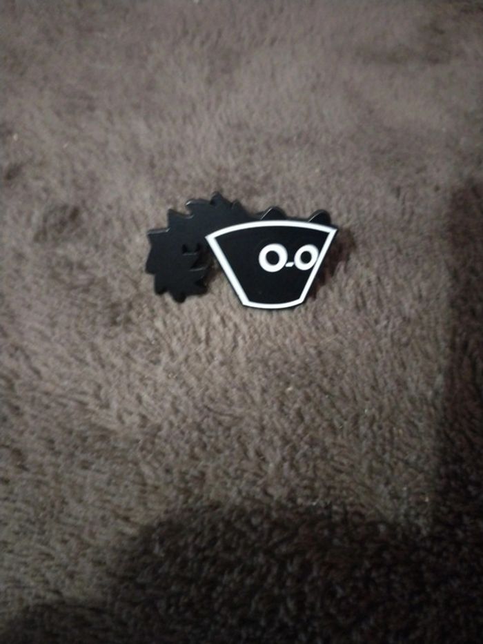 Pin's chat noir