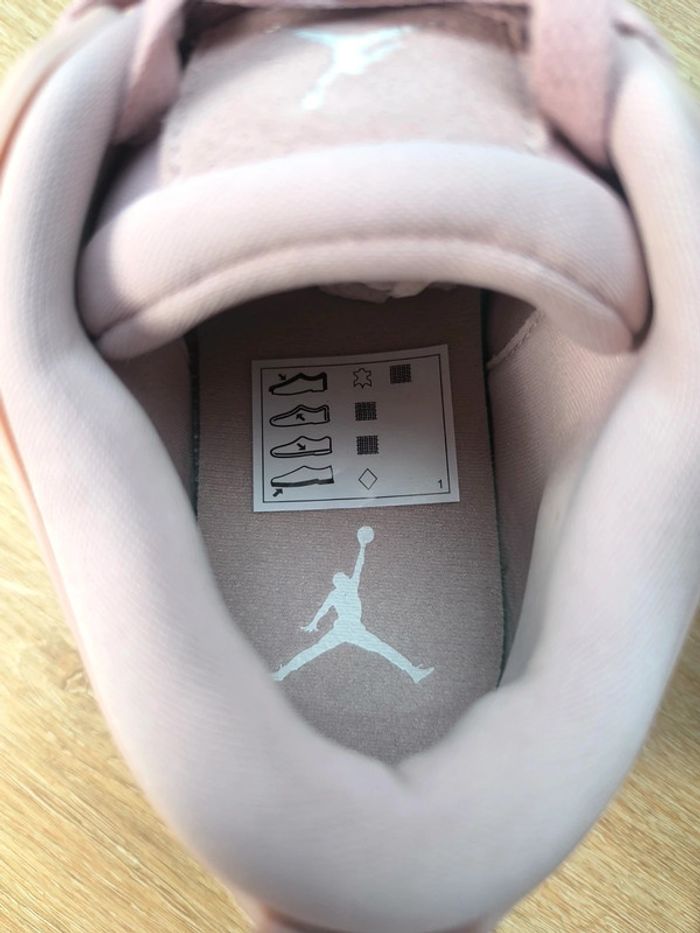 Baskets Jordan 4 RM Pink oxford rose pointure 42 neuves avec boîte - photo numéro 9