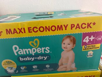 Couche Pampers maxi économy extra absorbant 