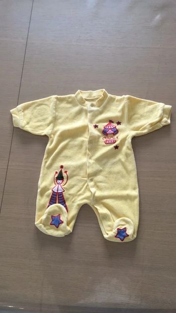 Grenouillère taille 3 mois jaune