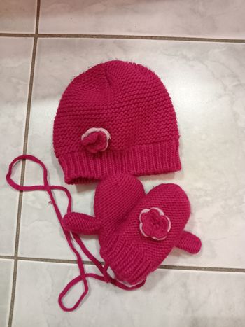 Ensemble bonnet et moufles
