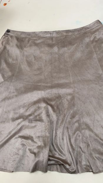 Jupe suédine taille 4