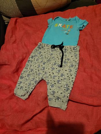 Ensemble sarouel body 3 mois