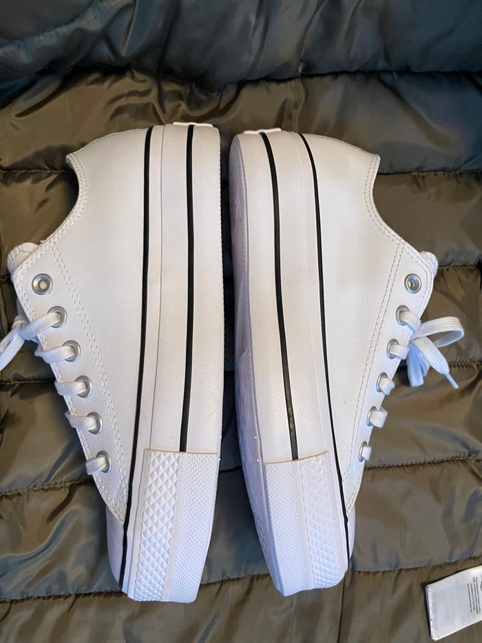 Converse blanche basse en 39 / cuir véritable - photo numéro 5