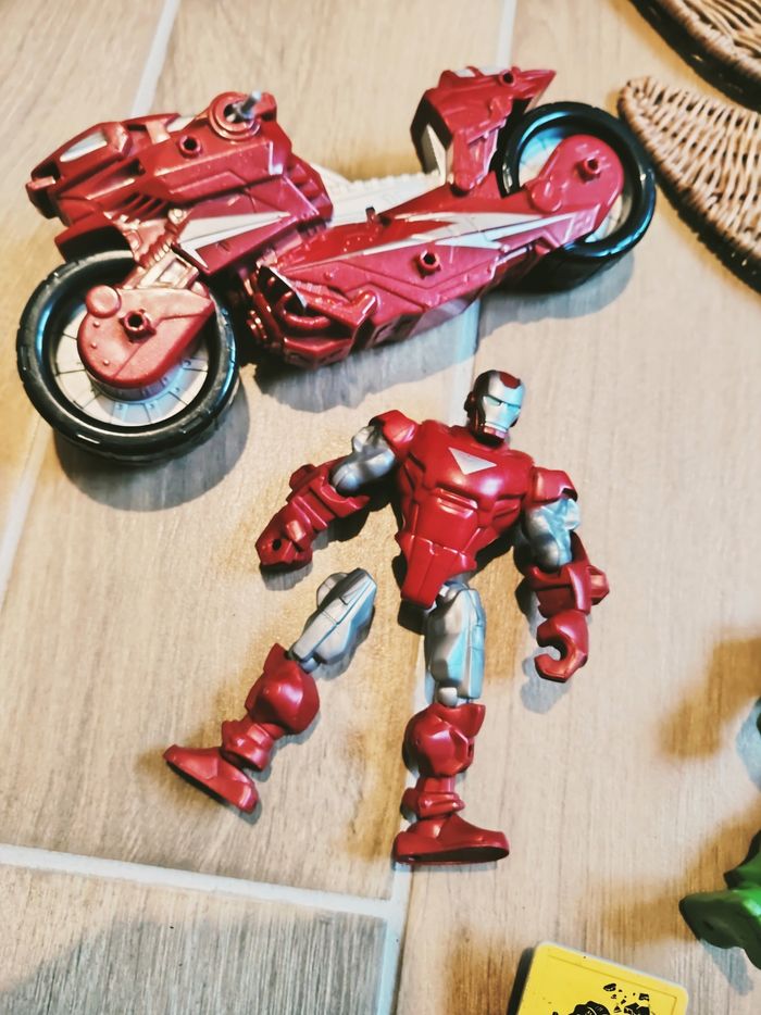 💫Lot de 2 figurines super hero mashers Iron man Hotshot hotroad et Hulk - photo numéro 4