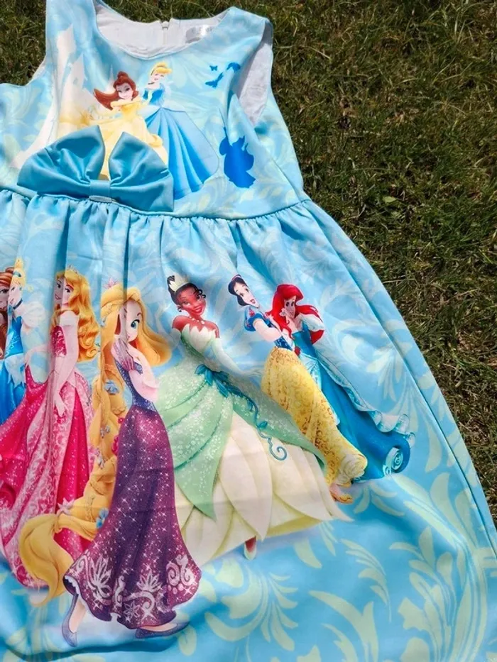 Robe princesse disney taille 140 cm - photo numéro 4